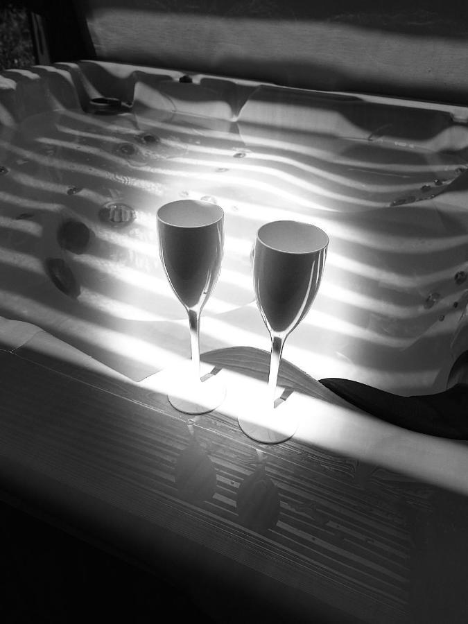 Mini Love Room Jacuzzi Privatif Urimenil エクステリア 写真